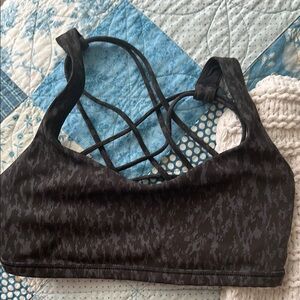 Lululemon Black Strappy Sports Bra with Crisscross Design size 4 barley worn